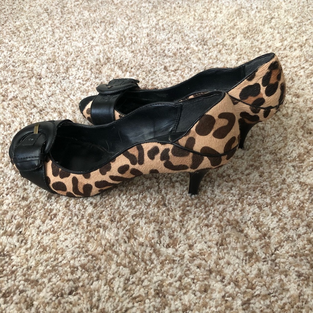 Max Studio leopard Peep toe heels 8.5